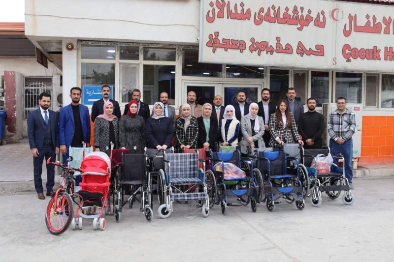 نظمت كلية الإعلام زيارة تطوعية إلى مستشفى الأطفال التأهيلي